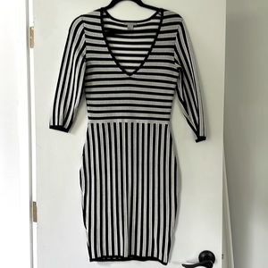 H&M 3/4 sleeve dress